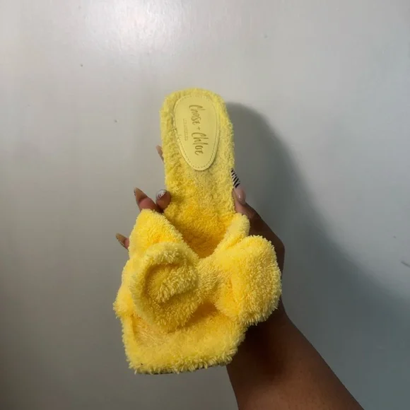 Chase + Chloe Yellow Fuzzy Heels - Picture 3 of 8